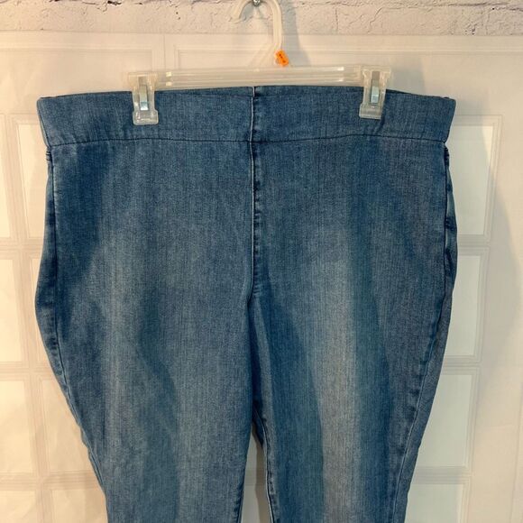 NYDJ Pull-on Straight Jeans In pristine Plus Size 16 - Picture 4 of 13